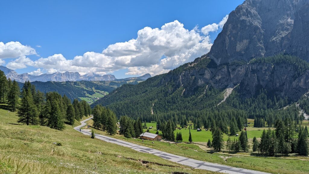 Passo Gardena, a must-see sight in the Dolomites